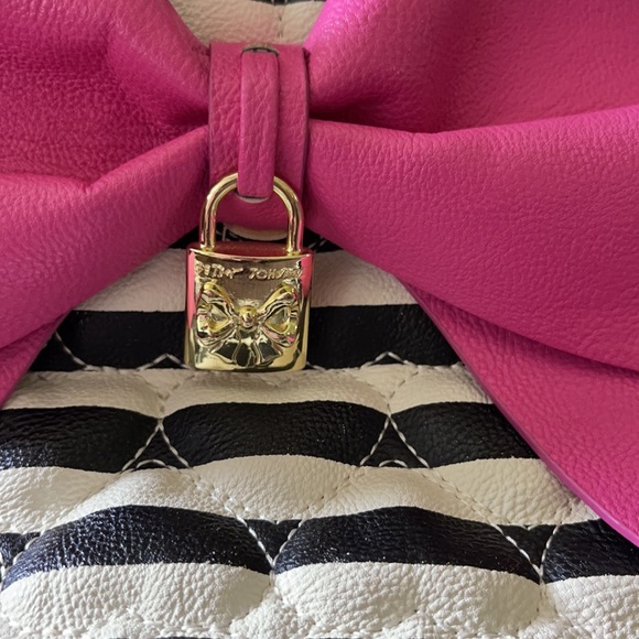 Betsy Johnson purse - Picture 3 of 9